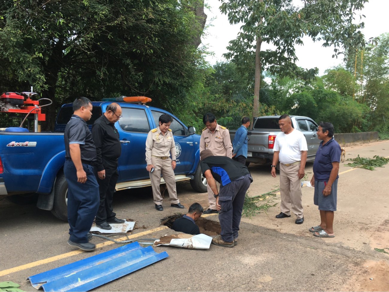 รับแจ้งถนนทรุดตัวบริเวณเส้นทางบ้านจันลา-แข้ด่อน
